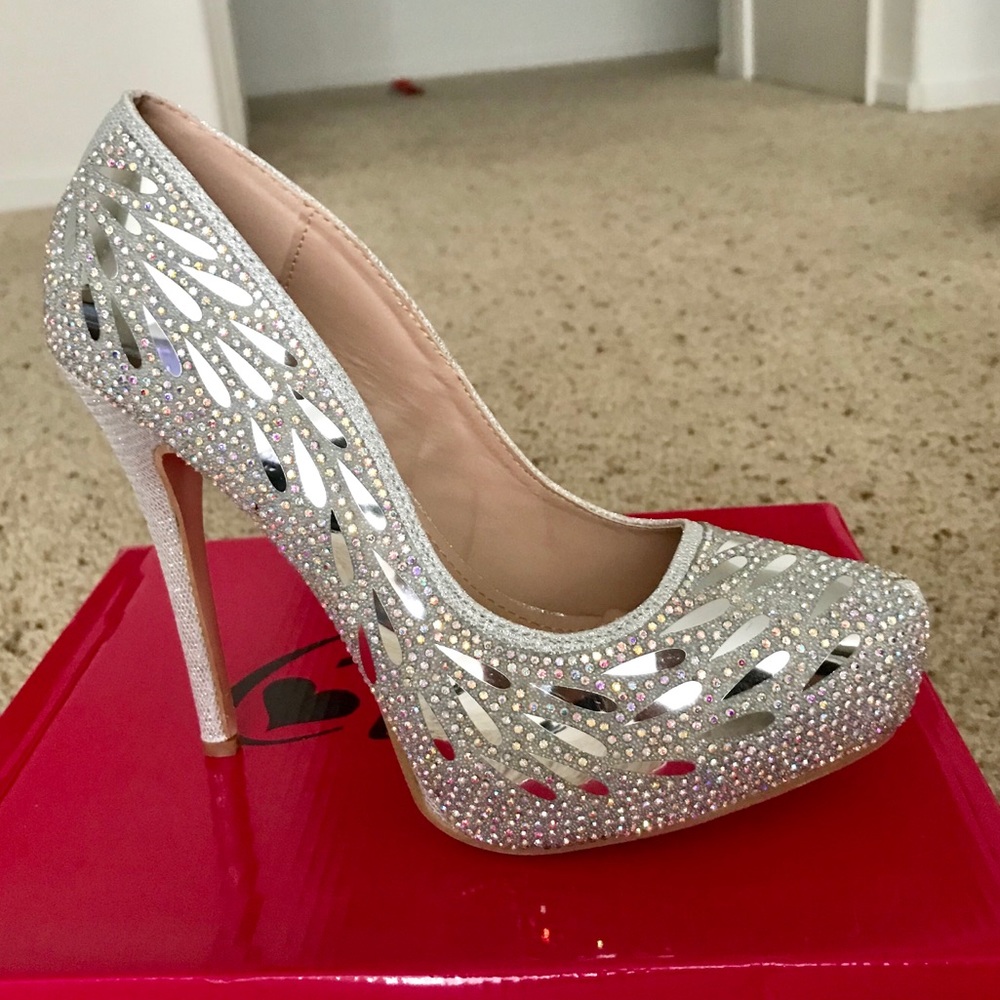 Brand new sparkling silver heels